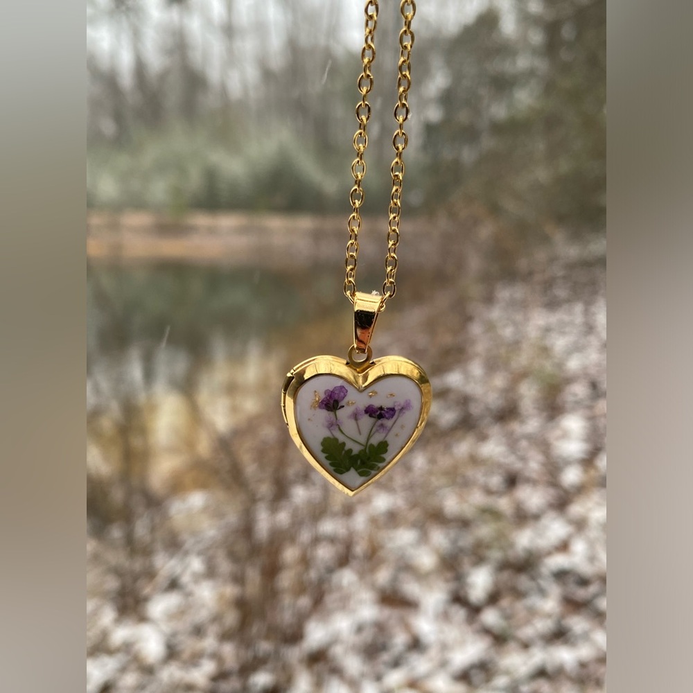 Pressed Flower Locket - Picture 2 of 11